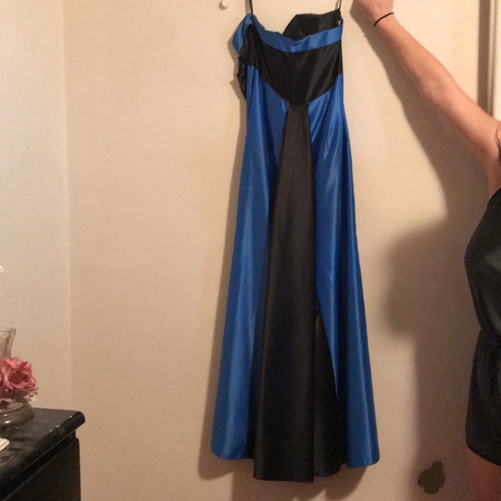 Gown - Picture 2 of 3